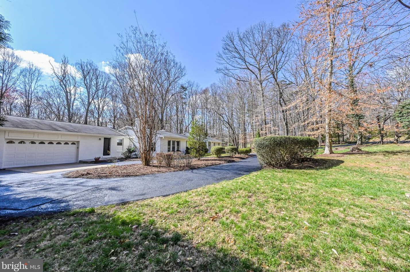 729 Clear Spring Rd, Great Falls, VA 22066