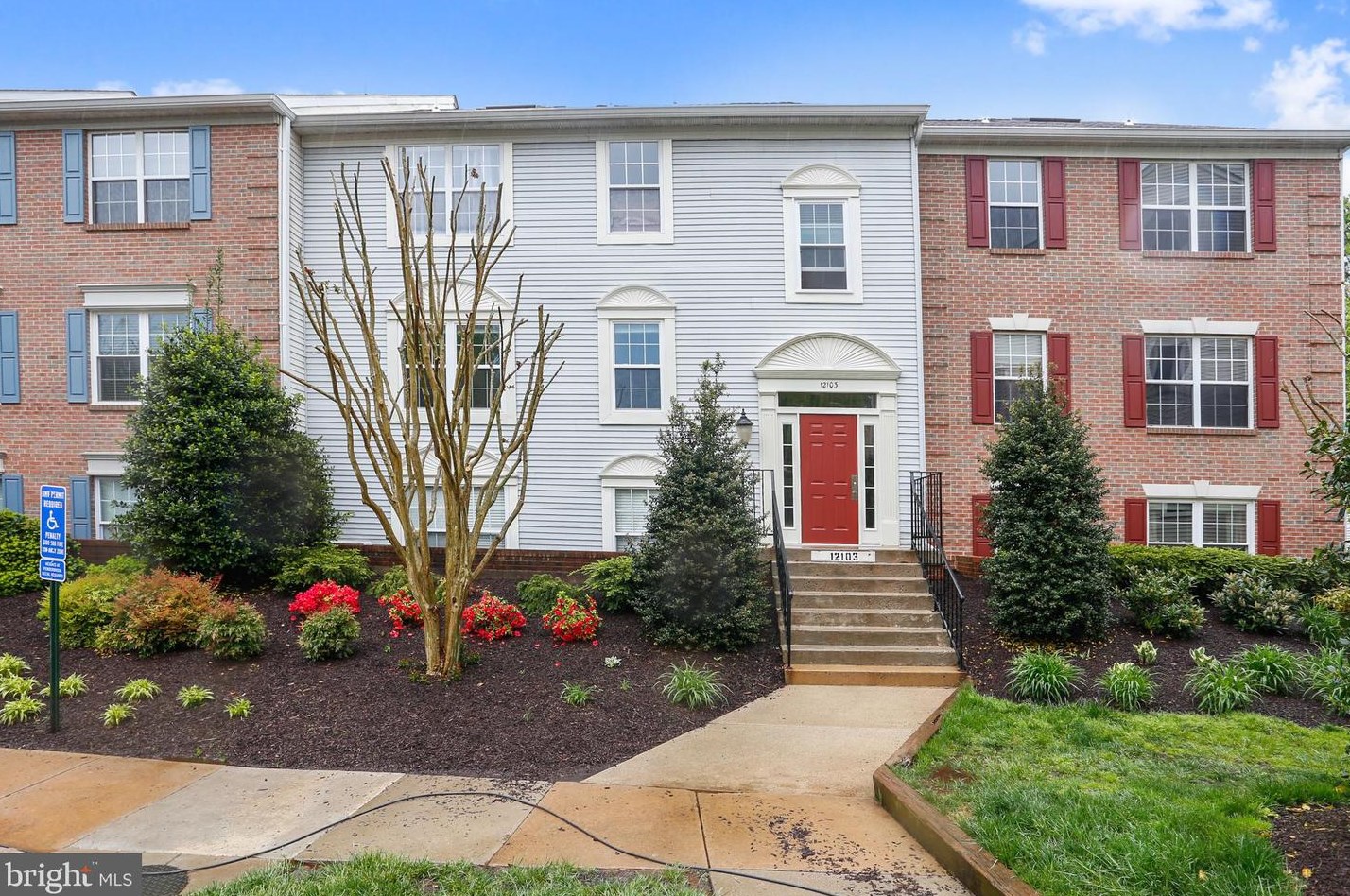 12103 Greenway Ct Apt 201, Fairfax, VA 22033