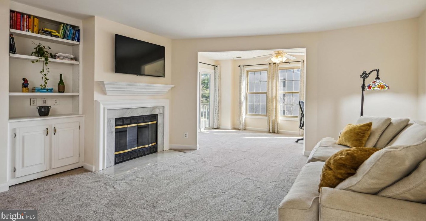3800 Ridge Knoll Ct, Fairfax, VA 22033-4610