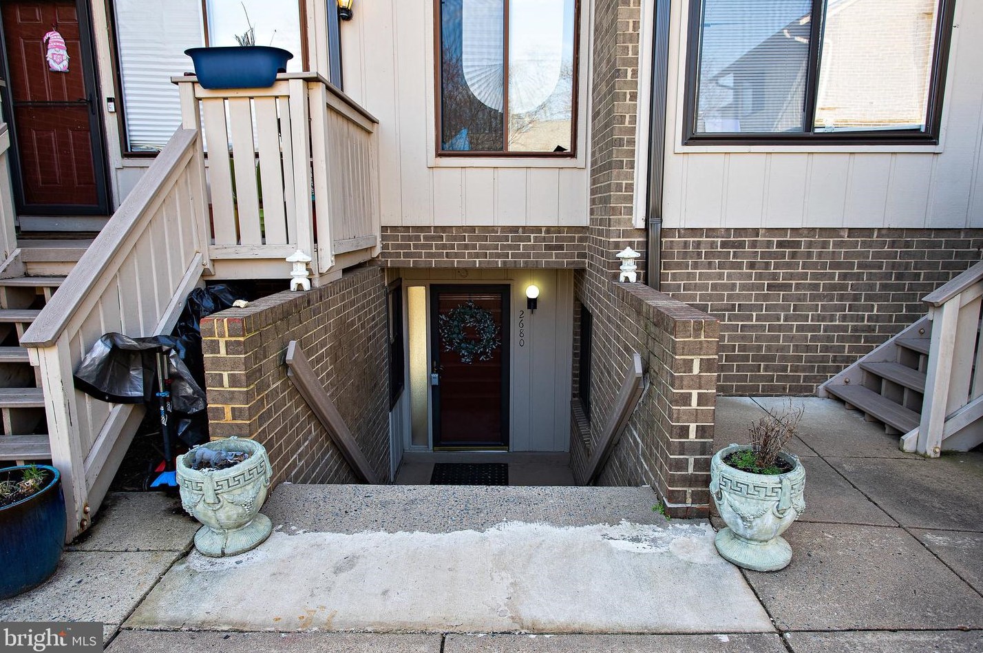 2680 Glengyle Dr, Vienna, VA 22181-5575