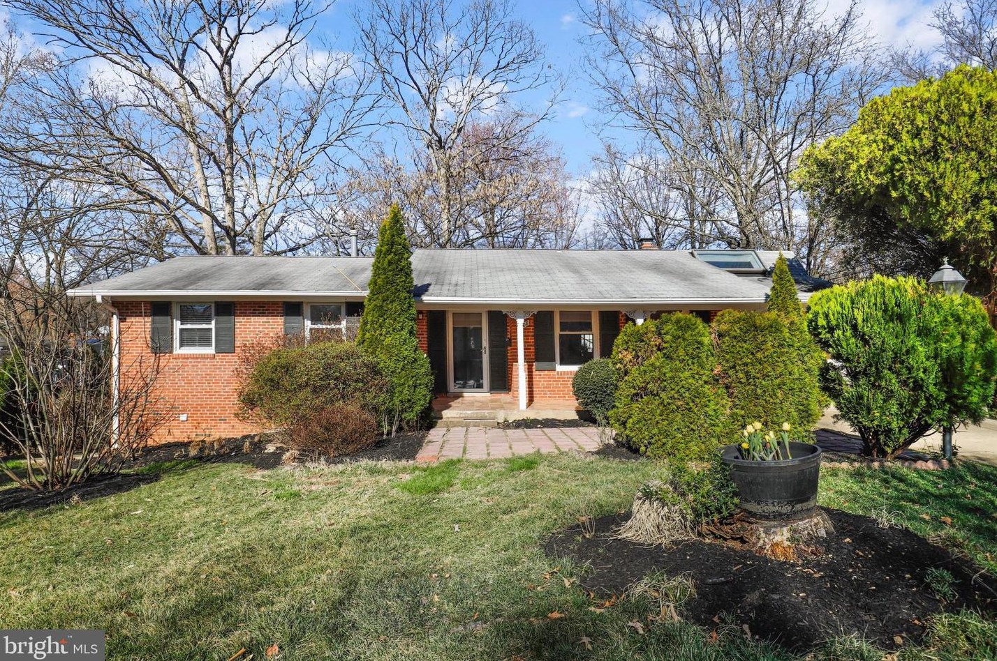2408 Drexel St, Vienna, VA 22180-6902