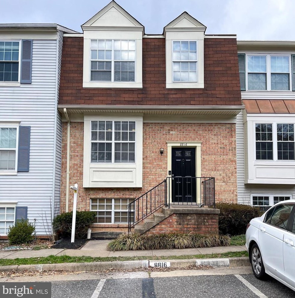 8816 Ridge Hollow Ct, Springfield, VA 22152