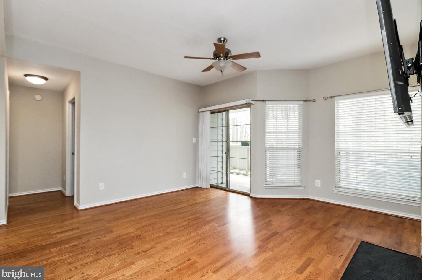12151 Penderview Ln #2006, Fairfax, VA 22033
