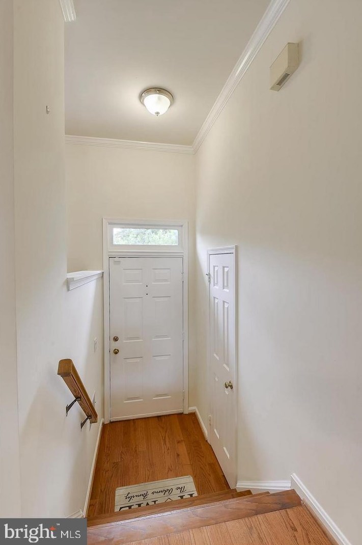 12321 Sleepy Lake Ct, Fairfax, VA 22033