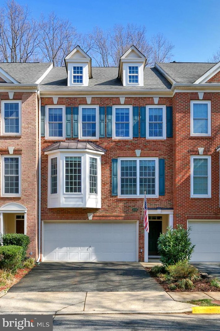 4539 Monmouth St, Fairfax, VA 22030-6184