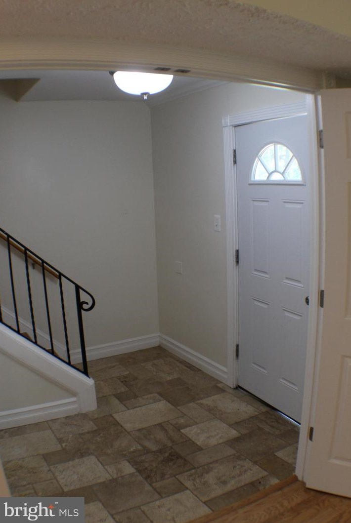 14708 Bentley Sq, Centreville, VA 20120