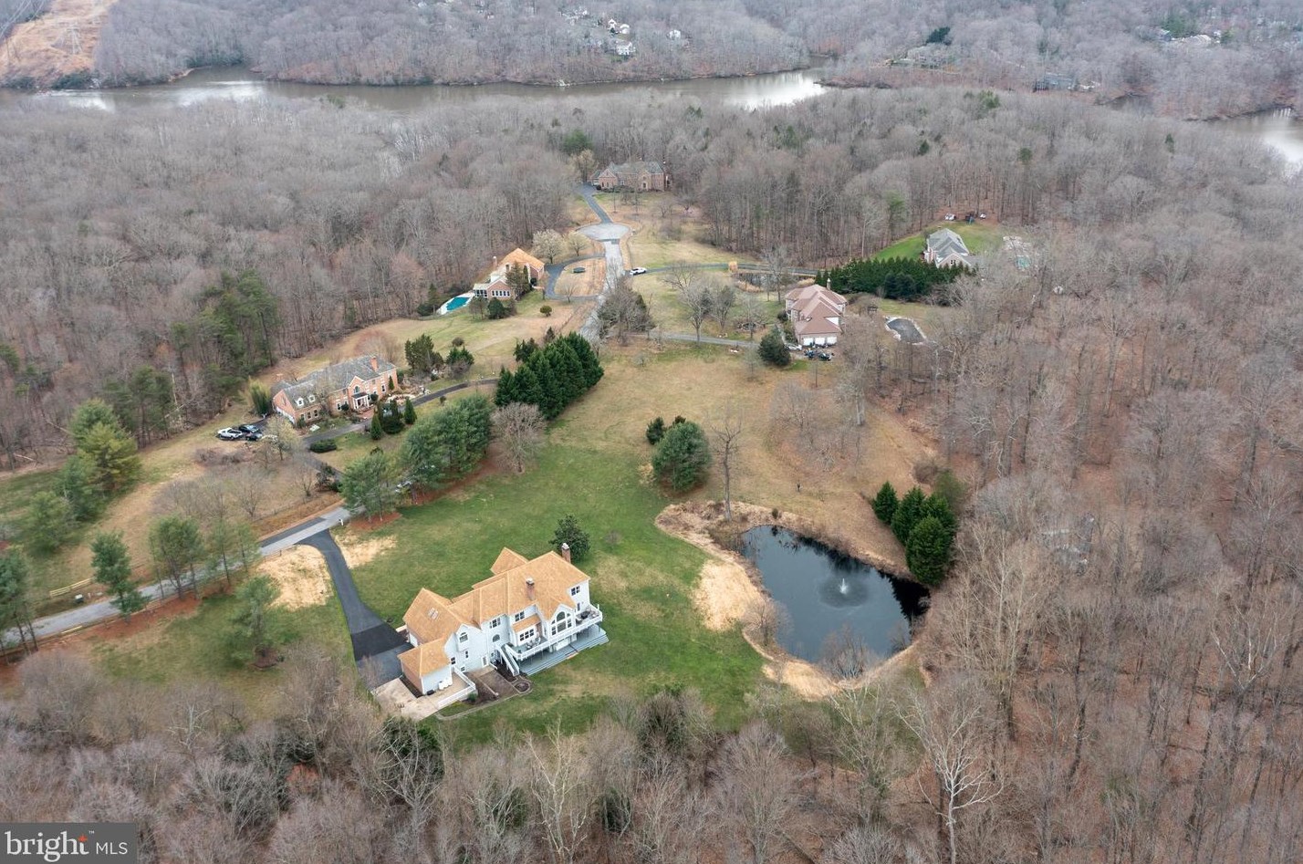 9200 Hampton Hunt Dr, Fairfax, VA 22039-2735