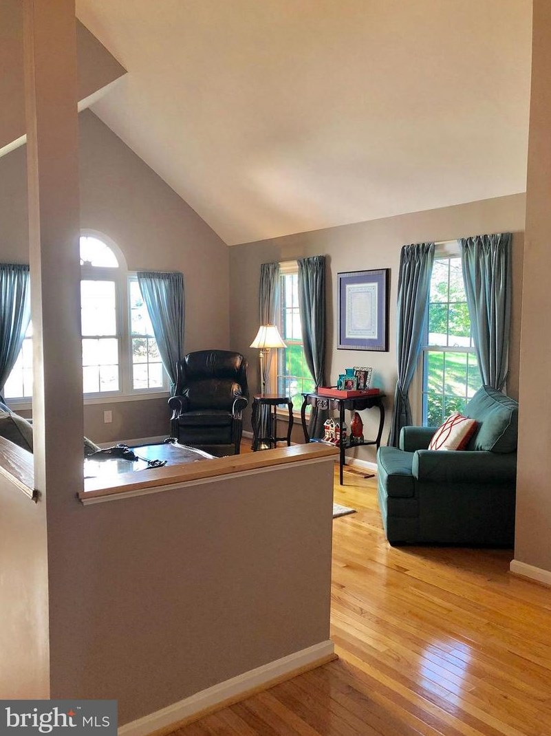 6836 Camus Pl, Springfield, VA 22152
