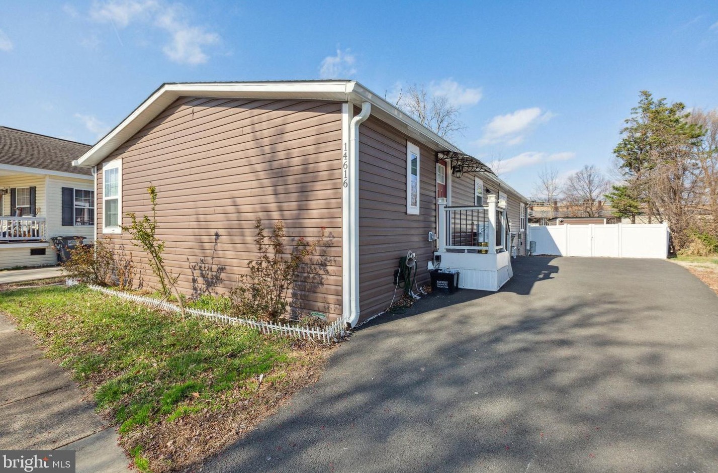 14616 National Dr, Fairfax, VA 20151