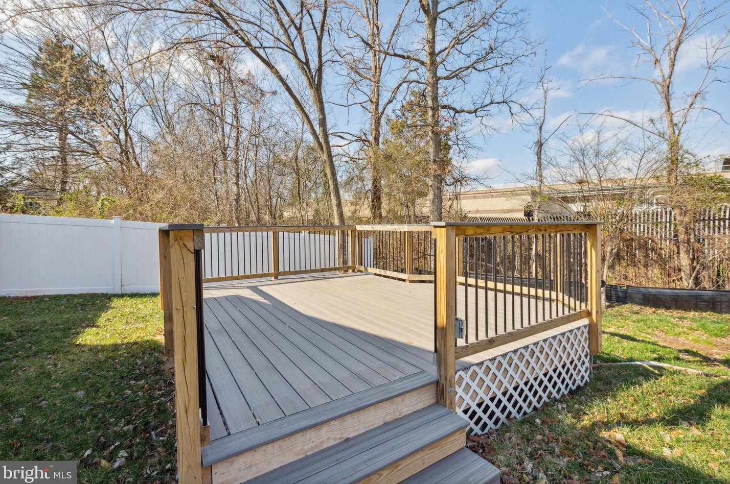 14616 National Dr, Fairfax VA  20151-3949 exterior