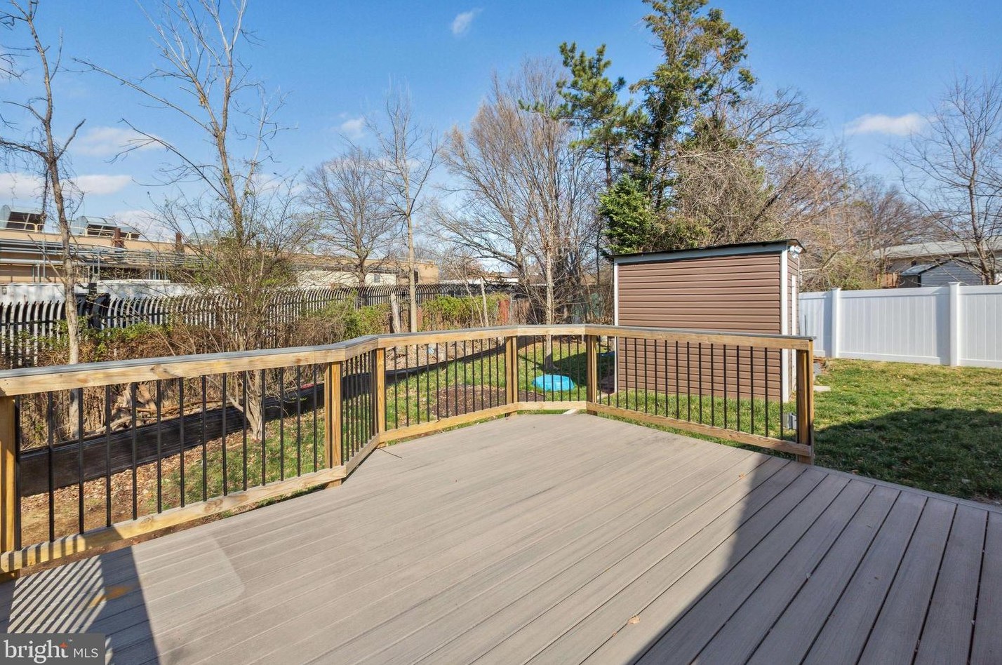 14616 National Dr, Fairfax VA  20151-3949 exterior