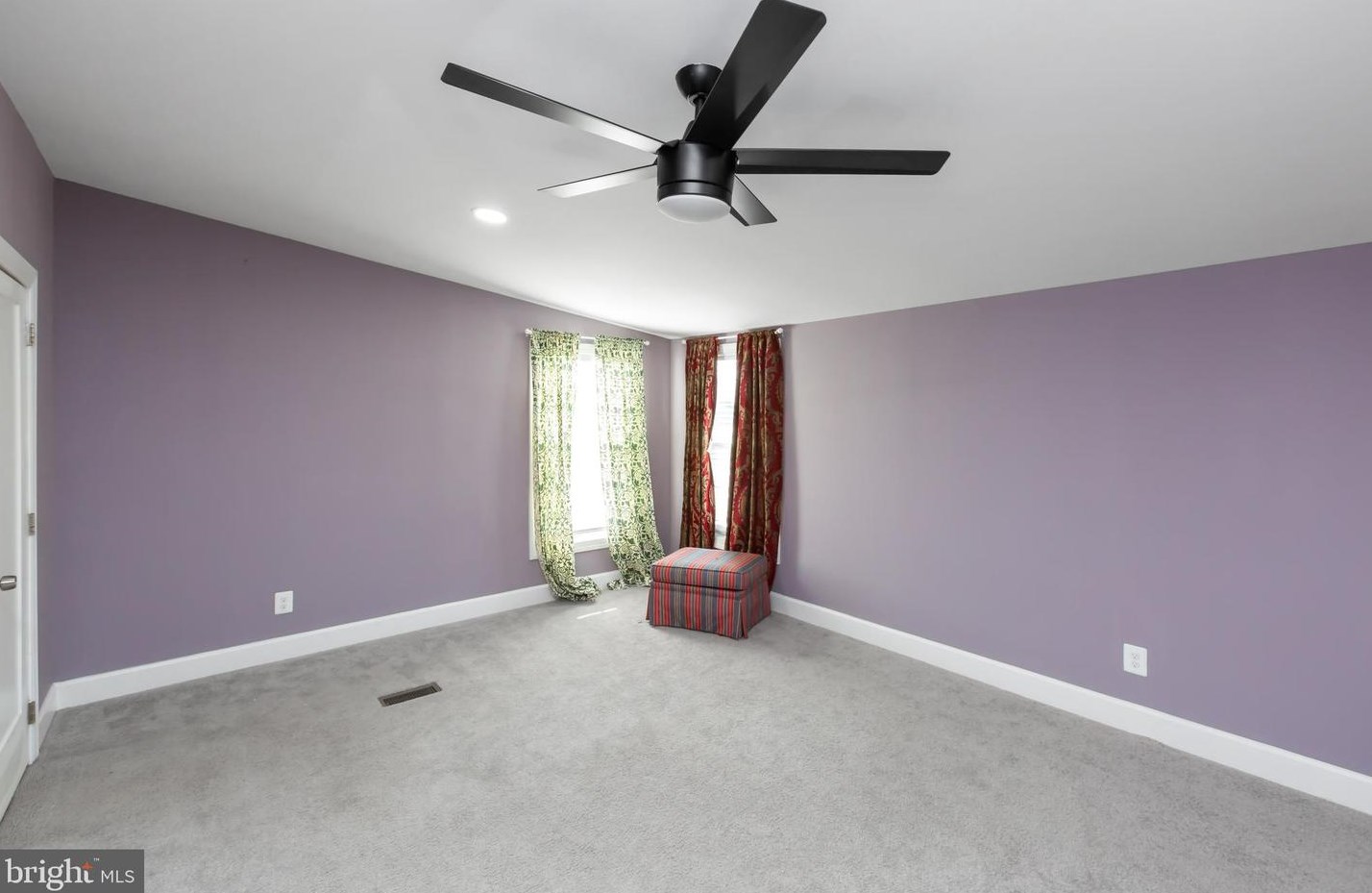 14616 National Dr, Fairfax VA  20151-3949 exterior