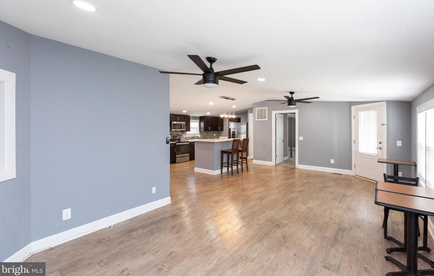 14616 National Dr, Fairfax VA  20151-3949 exterior