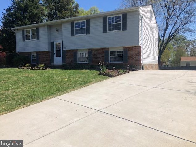 9851 Snowbound Ct, Vienna, VA 22181