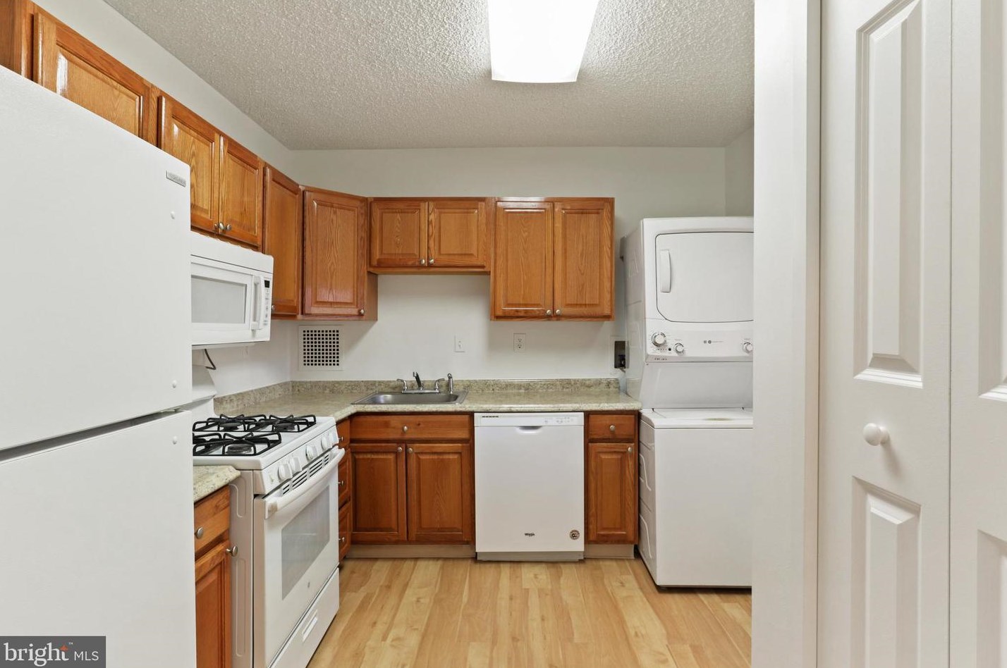 3701 S George Mason Dr Apt 2318n, Falls Church, VA