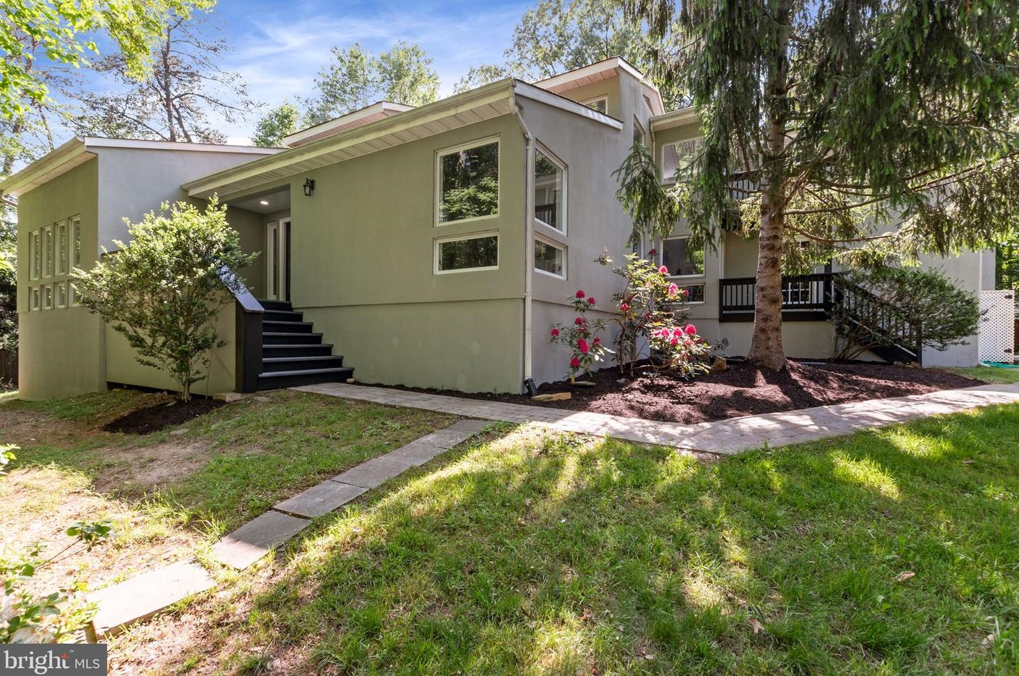5000 Lincoln Dr, Fairfax, VA 22030-8237