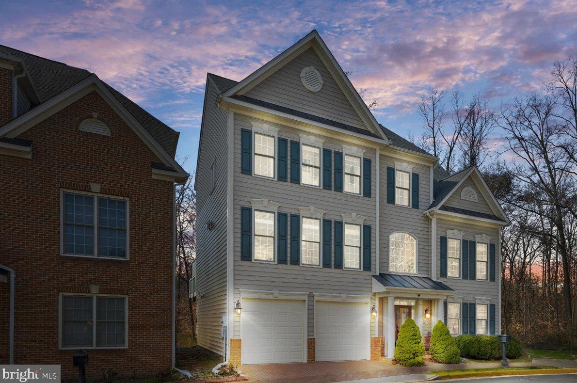 9226 Lee Masey Dr, Lorton, VA 22079