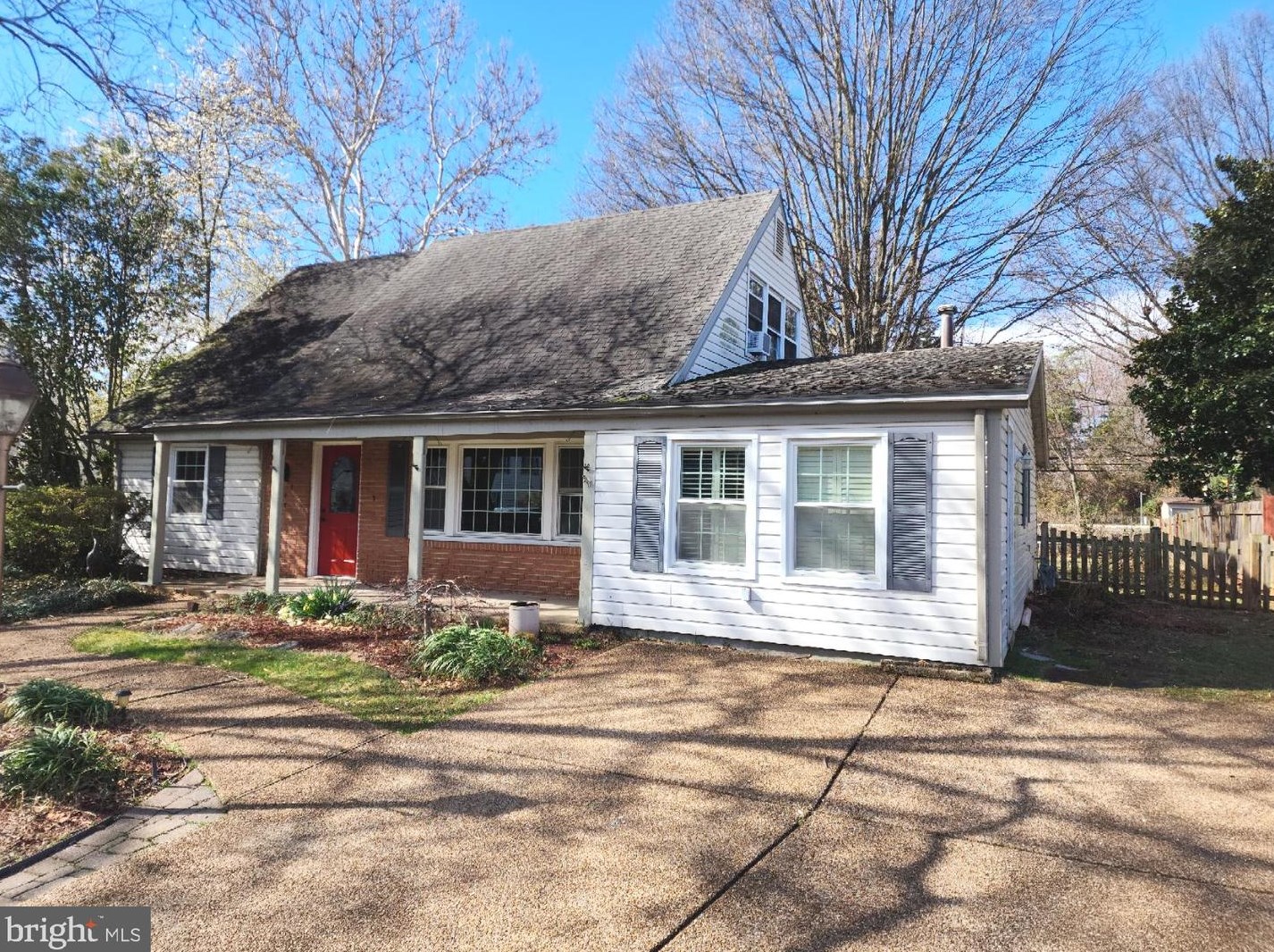 4433 Majestic Ln, Fairfax, VA 22033