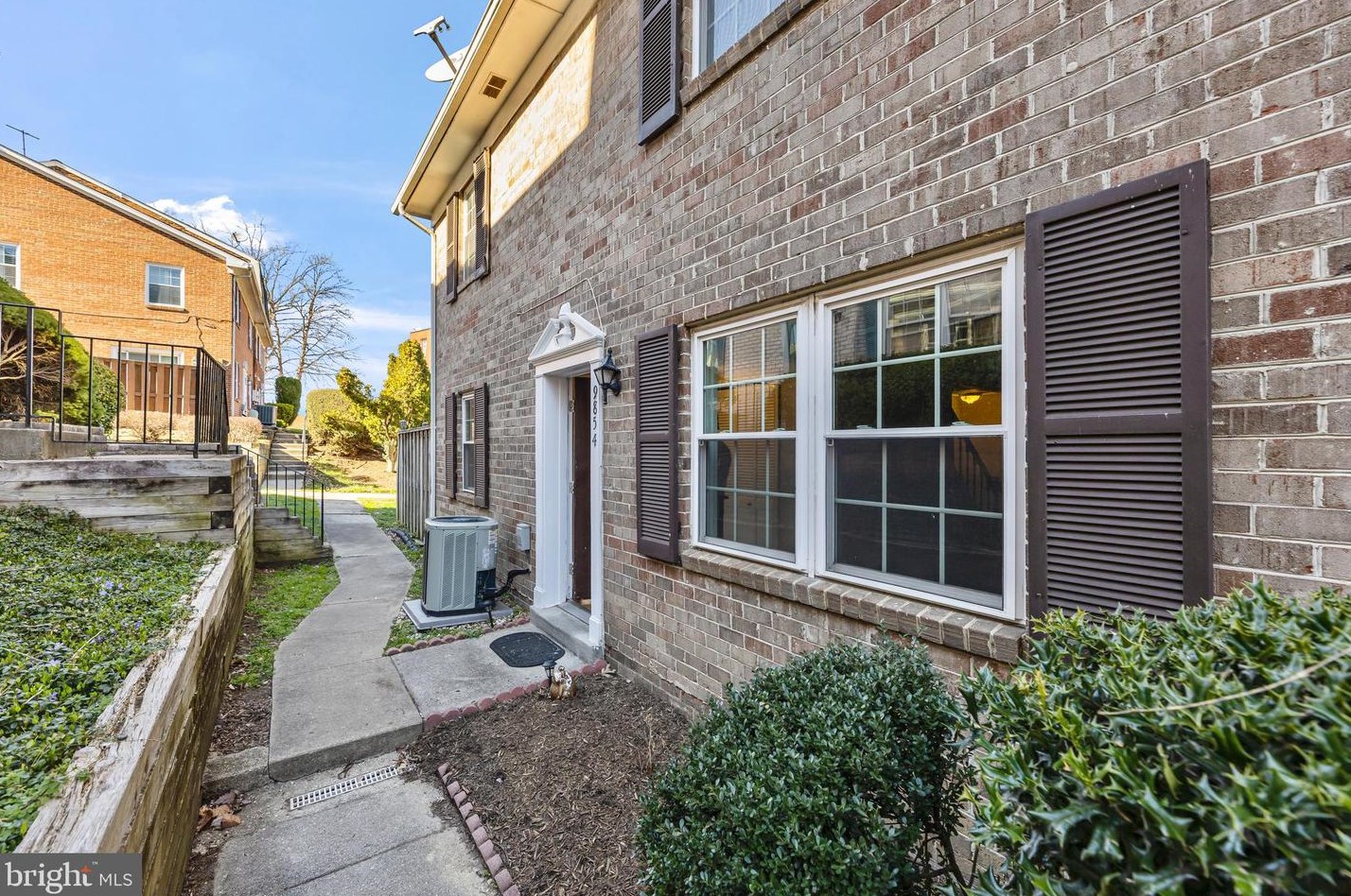 9854 Hagel Cir, Lorton, VA 22079