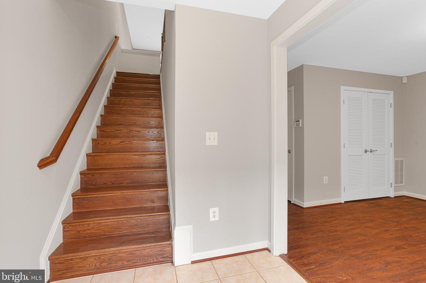 9696 Cedar Farm Cir, Fairfax, VA 22031-5404