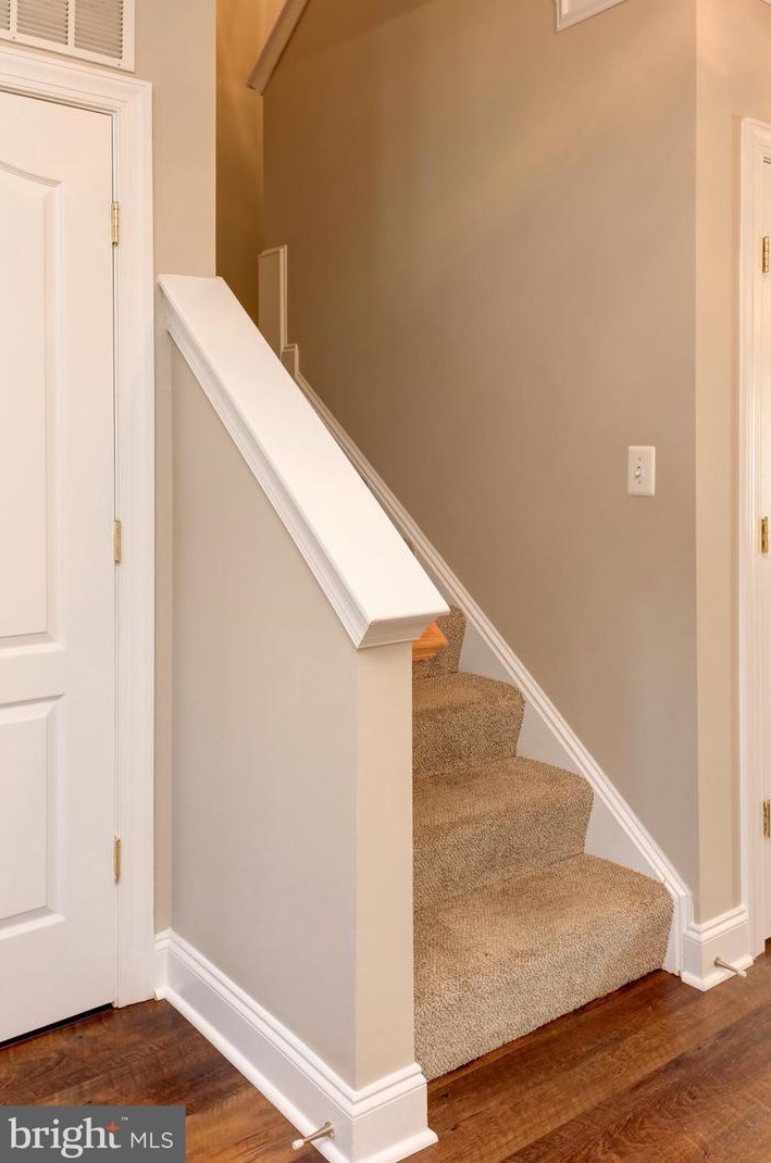 8057 Gatehouse Rd #20, Falls Church, VA