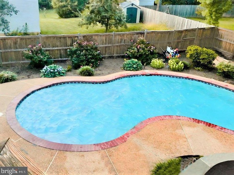 12818 Wrexham Rd, Herndon, VA 20171