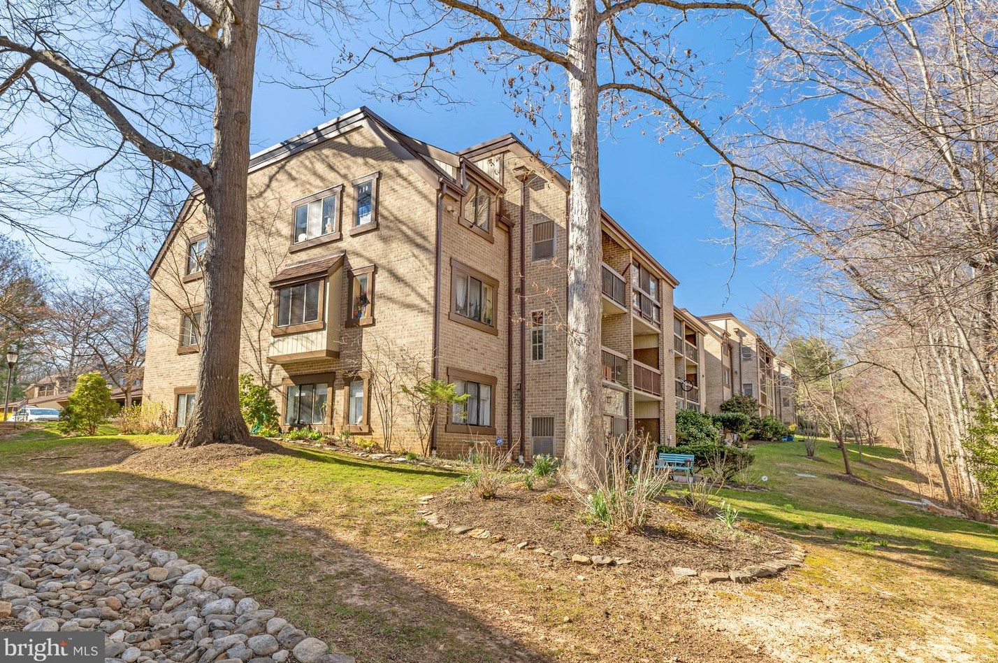1665 Parkcrest Cir #5c, Herndon, VA