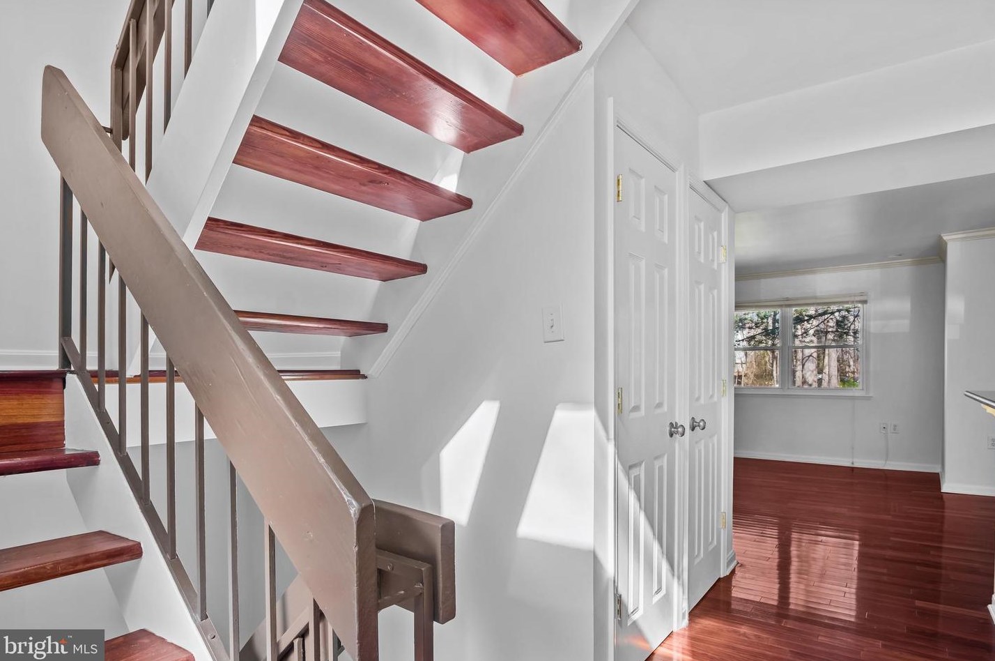 2394 Cloudcroft Sq, Herndon, VA 20191