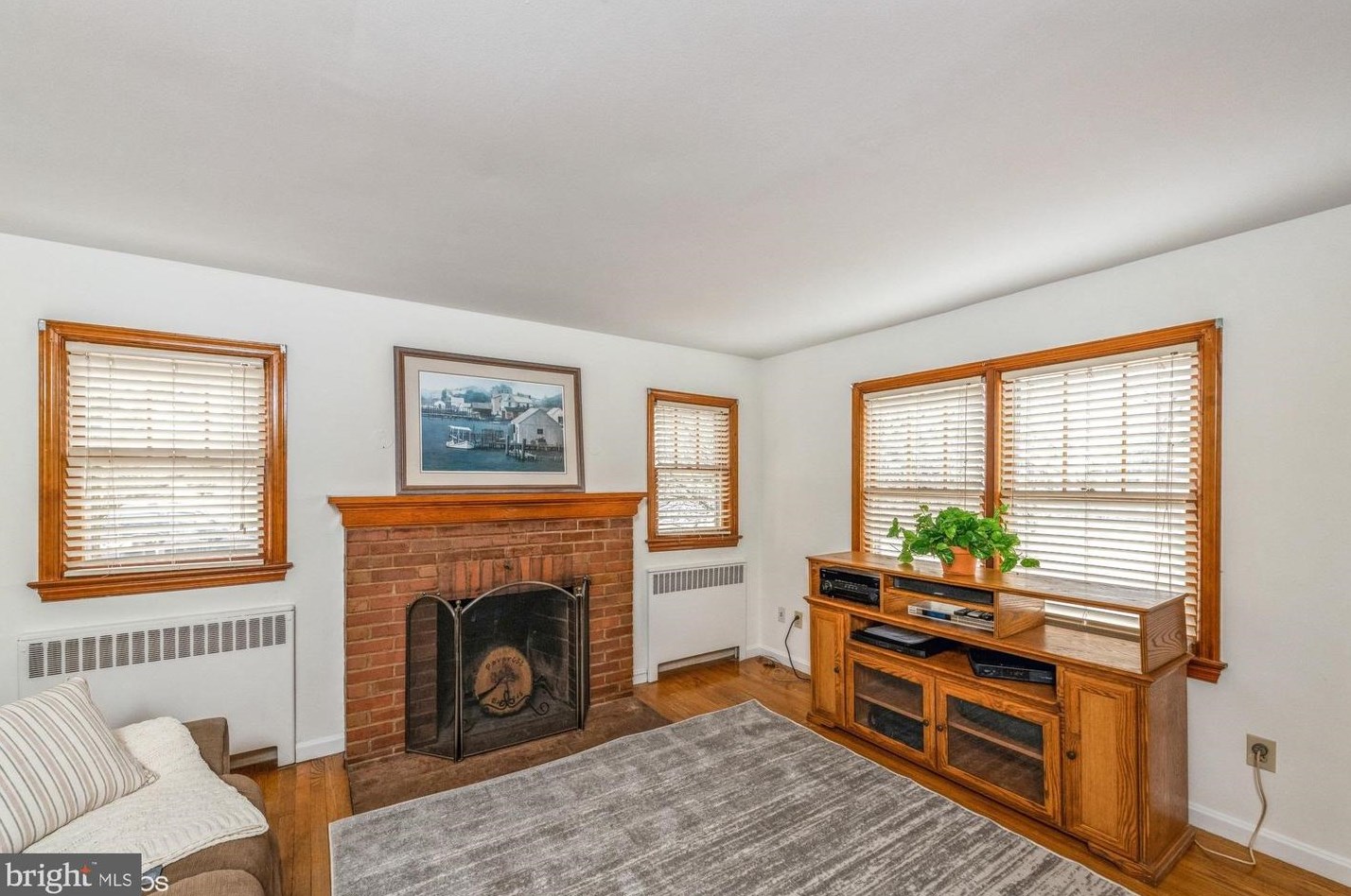 8303 Hooes Rd, Springfield, VA 22152