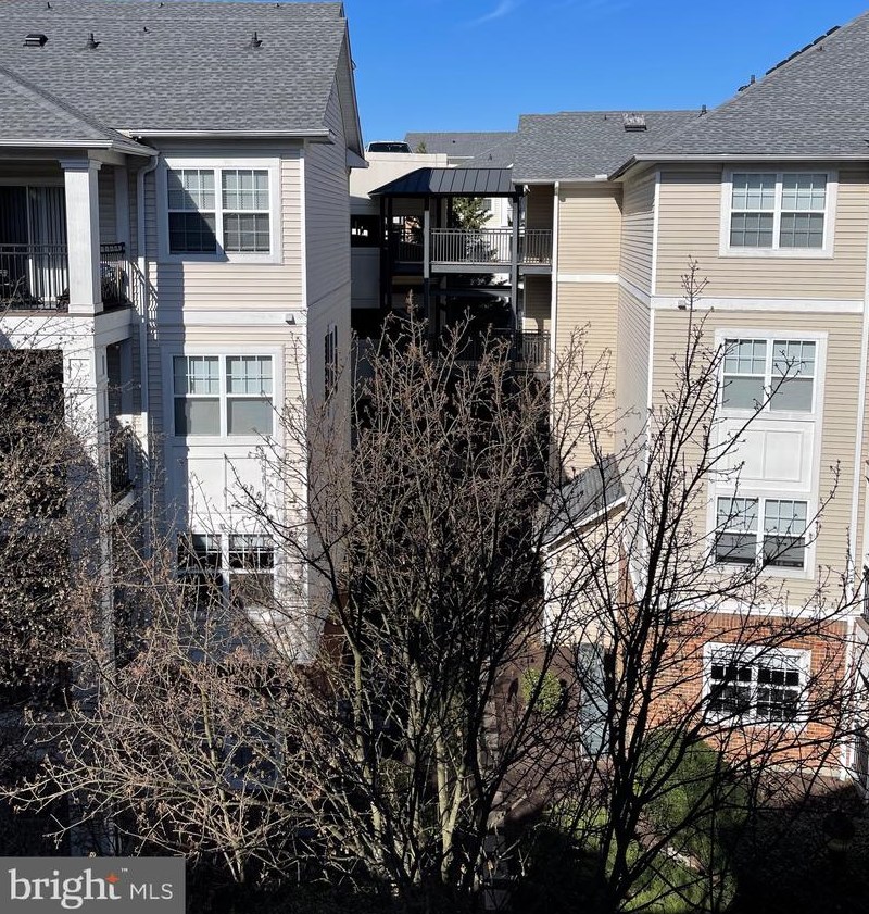 12917 Centre Park Cir #412, Herndon, VA 20171