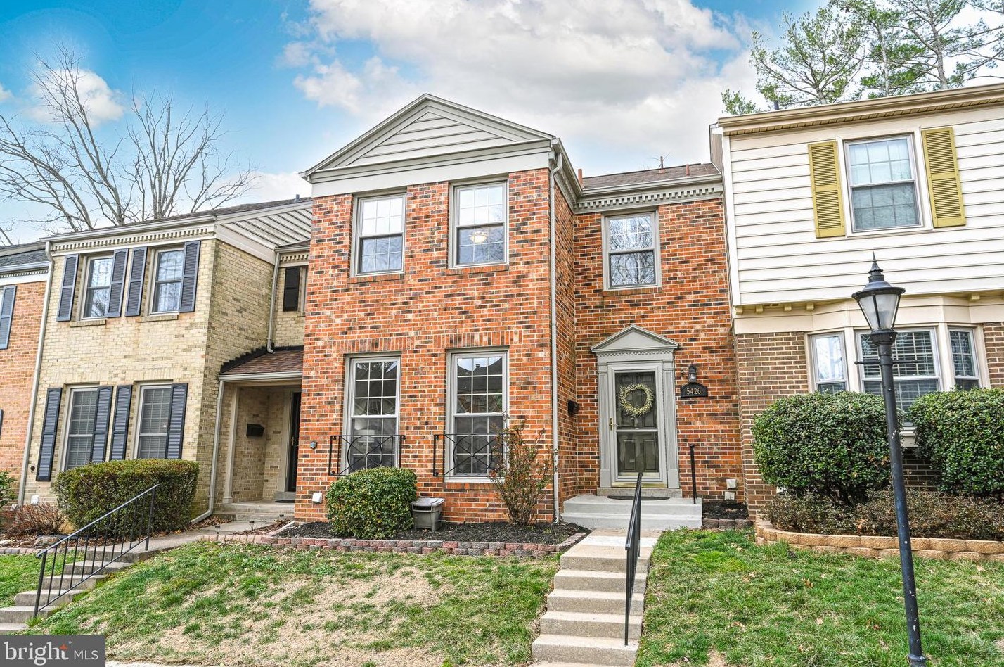 5426 Cabot Ridge Ct, Fairfax, VA 22032-3214