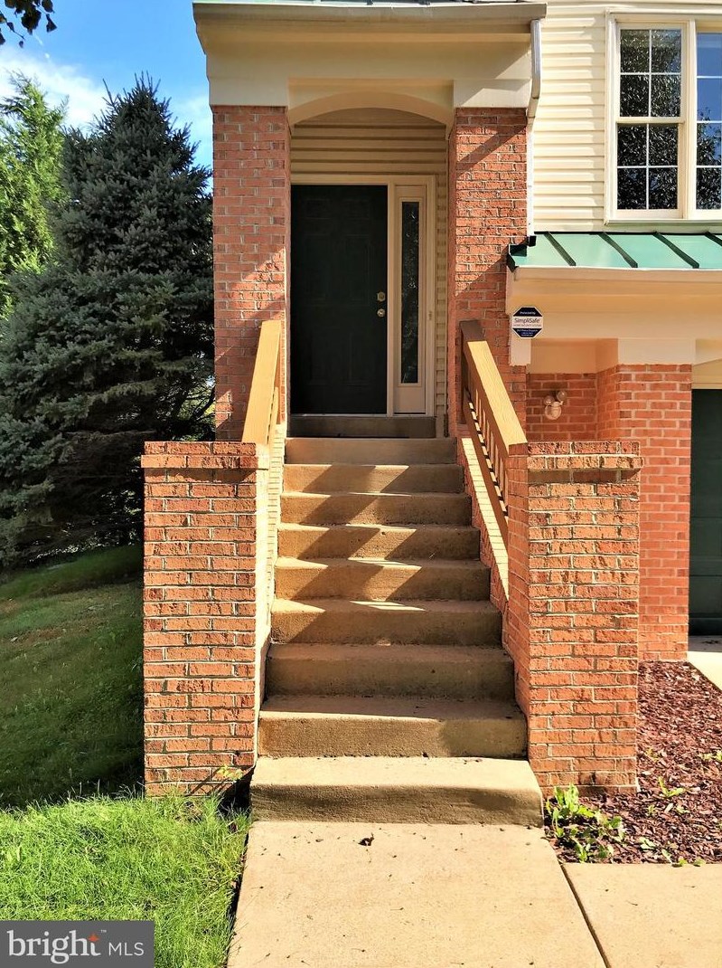 14356 Uniform Dr, Centreville, VA 20121