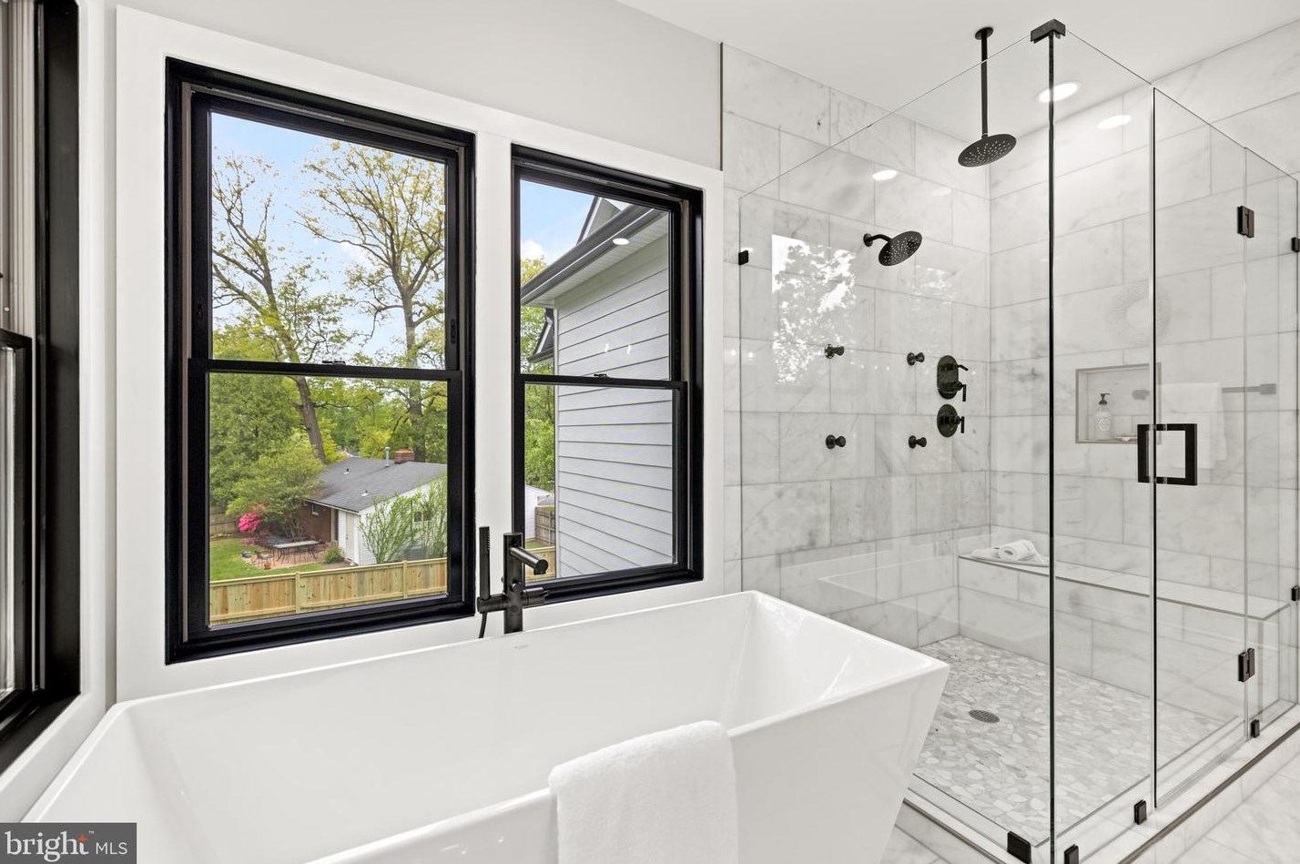 103 Yeonas Dr, Vienna VA  22180-6556 exterior