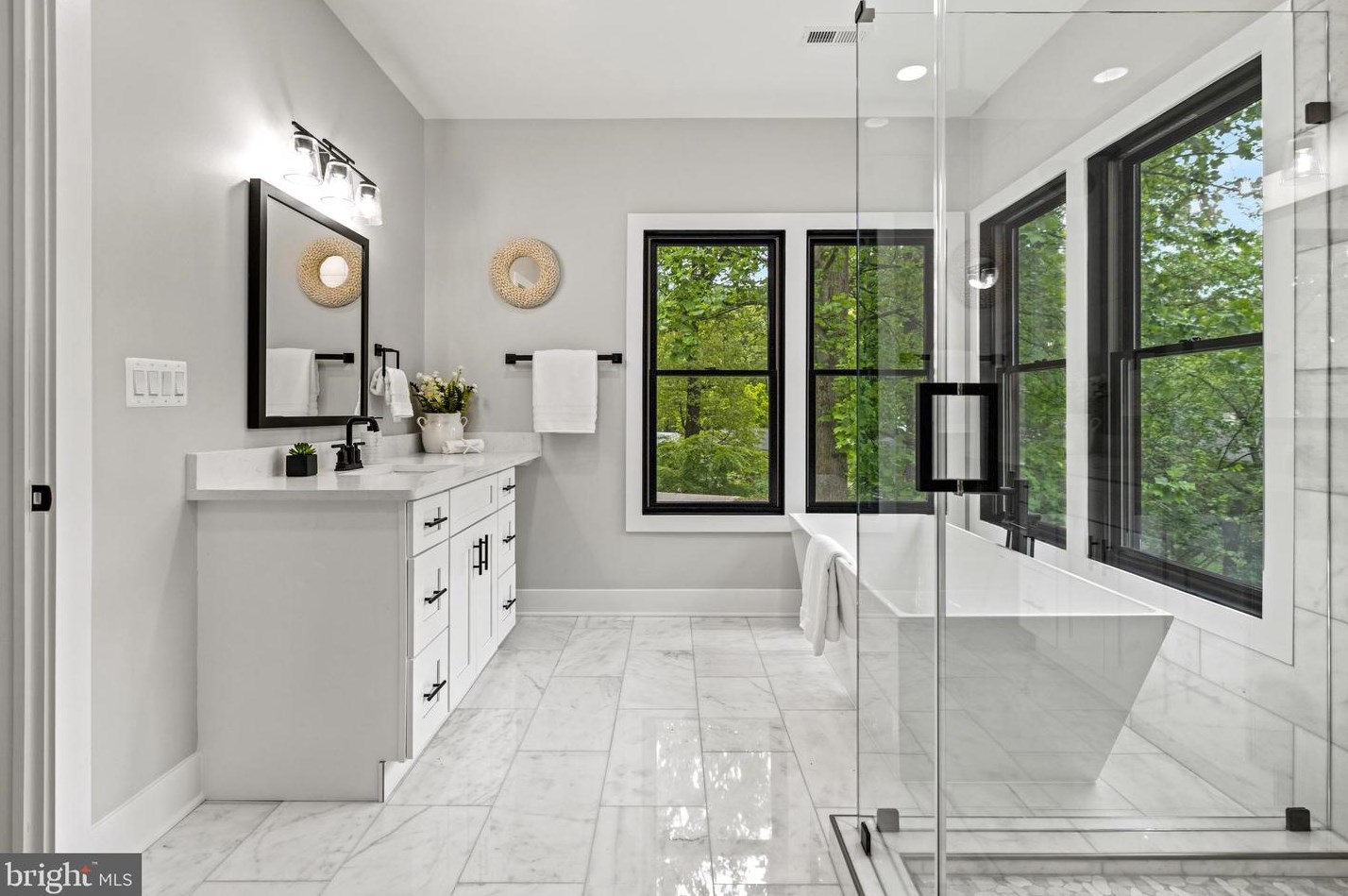 103 Yeonas Dr, Vienna VA  22180-6556 exterior