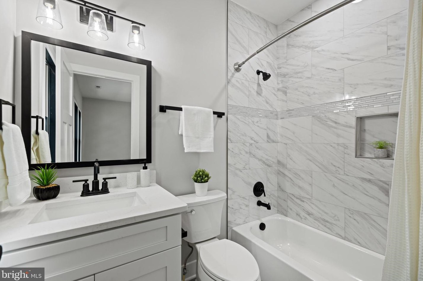 103 Yeonas Dr, Vienna VA  22180-6556 exterior