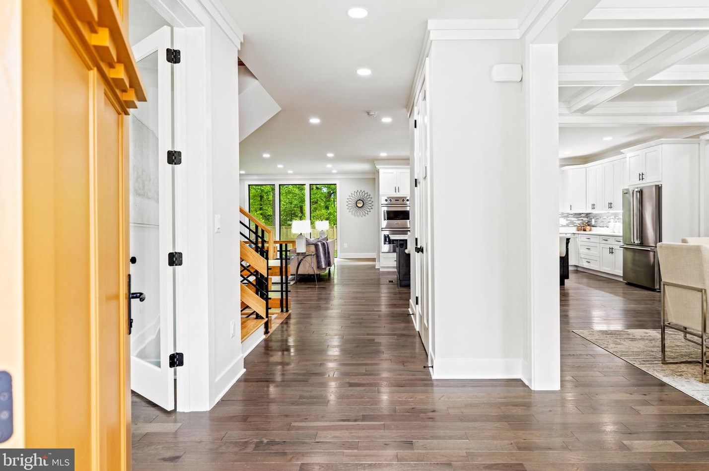 103 Yeonas Dr, Vienna VA  22180-6556 exterior