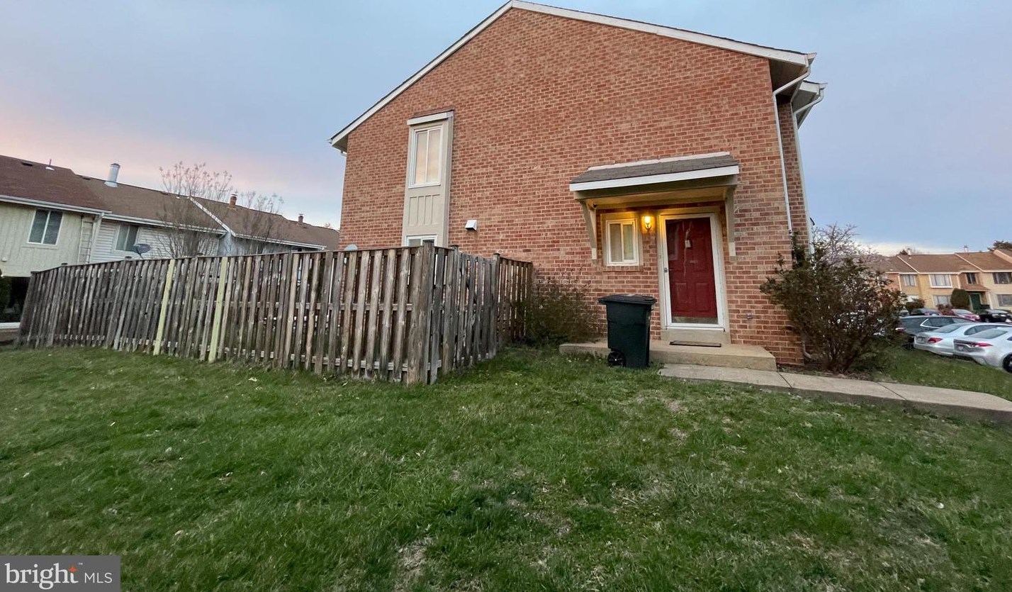 13323 Apgar Pl, Herndon, VA 20170