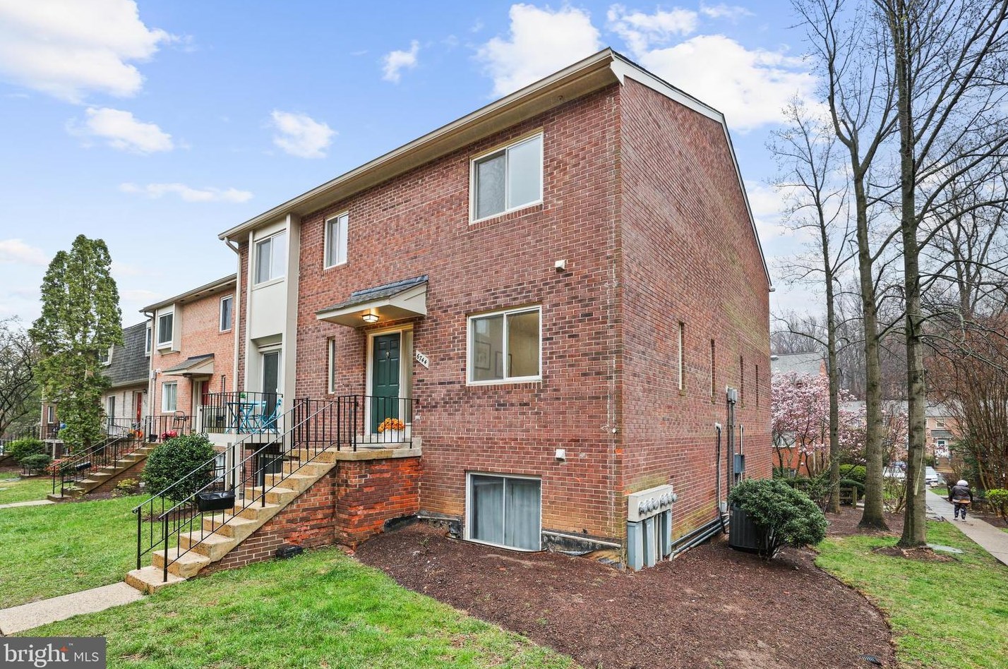 6744 Perry Penney Dr #131, Annandale, VA 22003