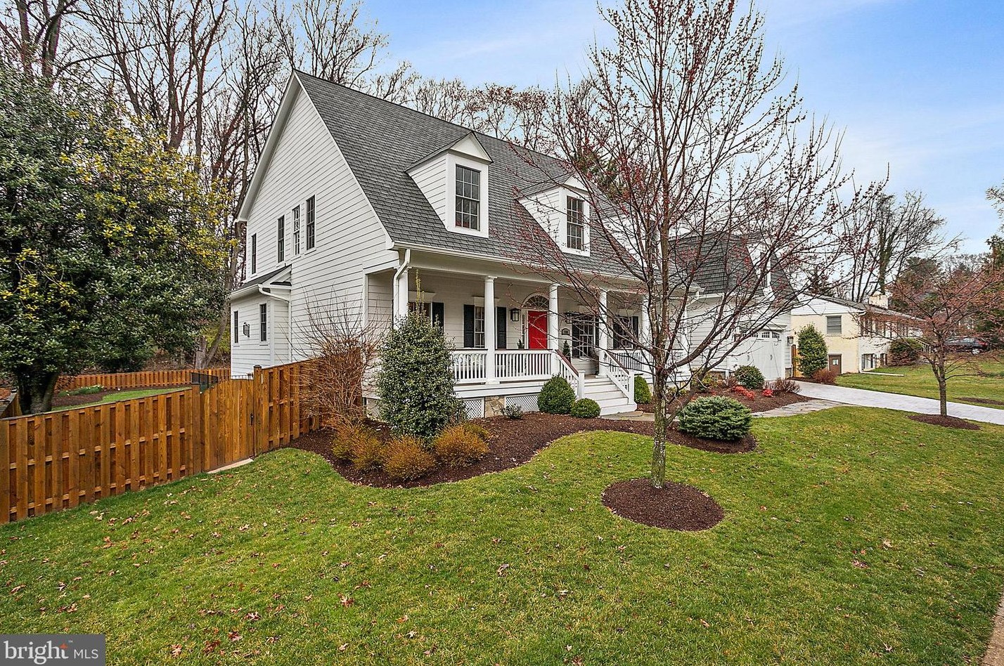 330 Sherwood Dr, Vienna, VA 22180-3531
