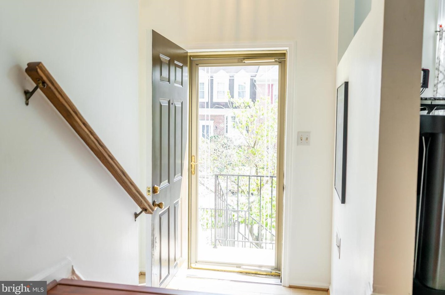 8900 Winding Hollow Way, Springfield, VA 22152