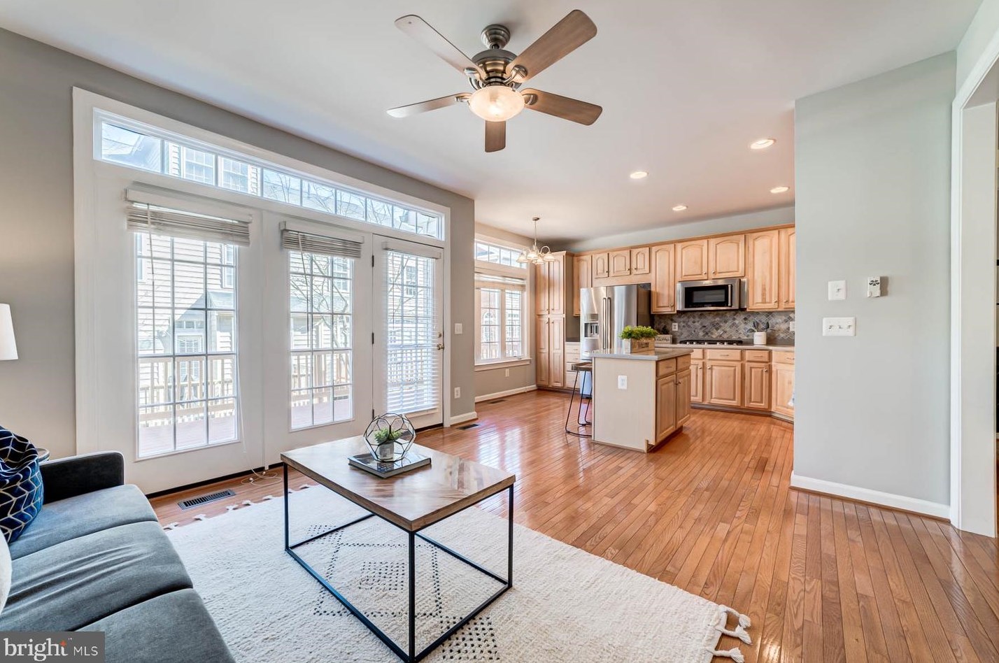 9235 Point Replete Dr, Fort Belvoir VA  22060-7450 exterior