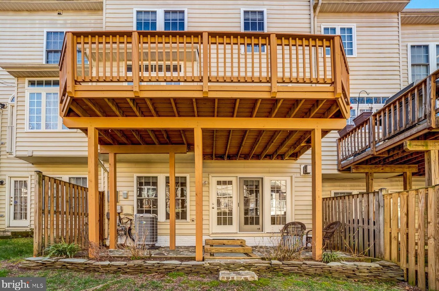 9235 Point Replete Dr, Fort Belvoir VA  22060-7450 exterior