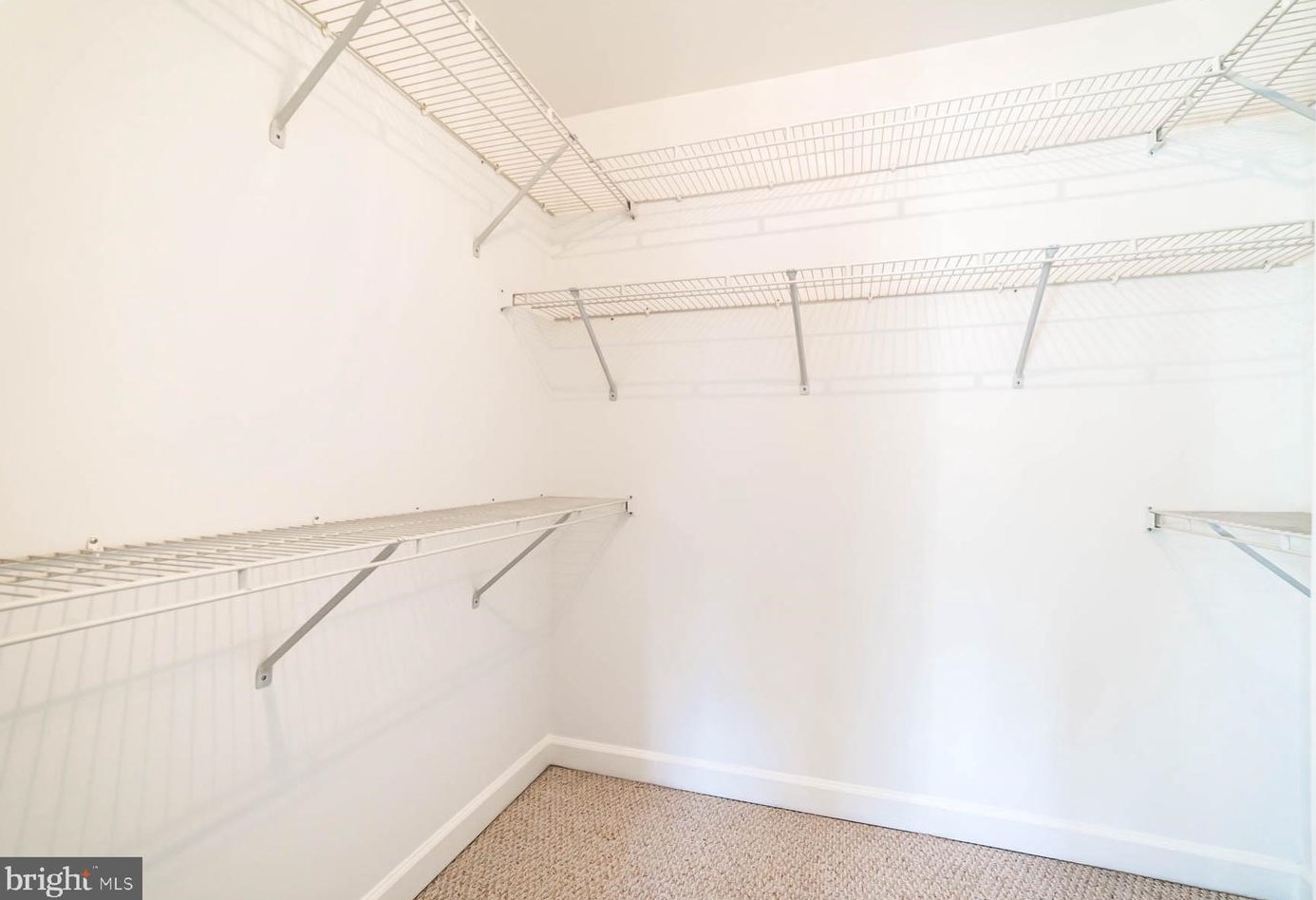 9235 Point Replete Dr, Fort Belvoir VA  22060-7450 exterior