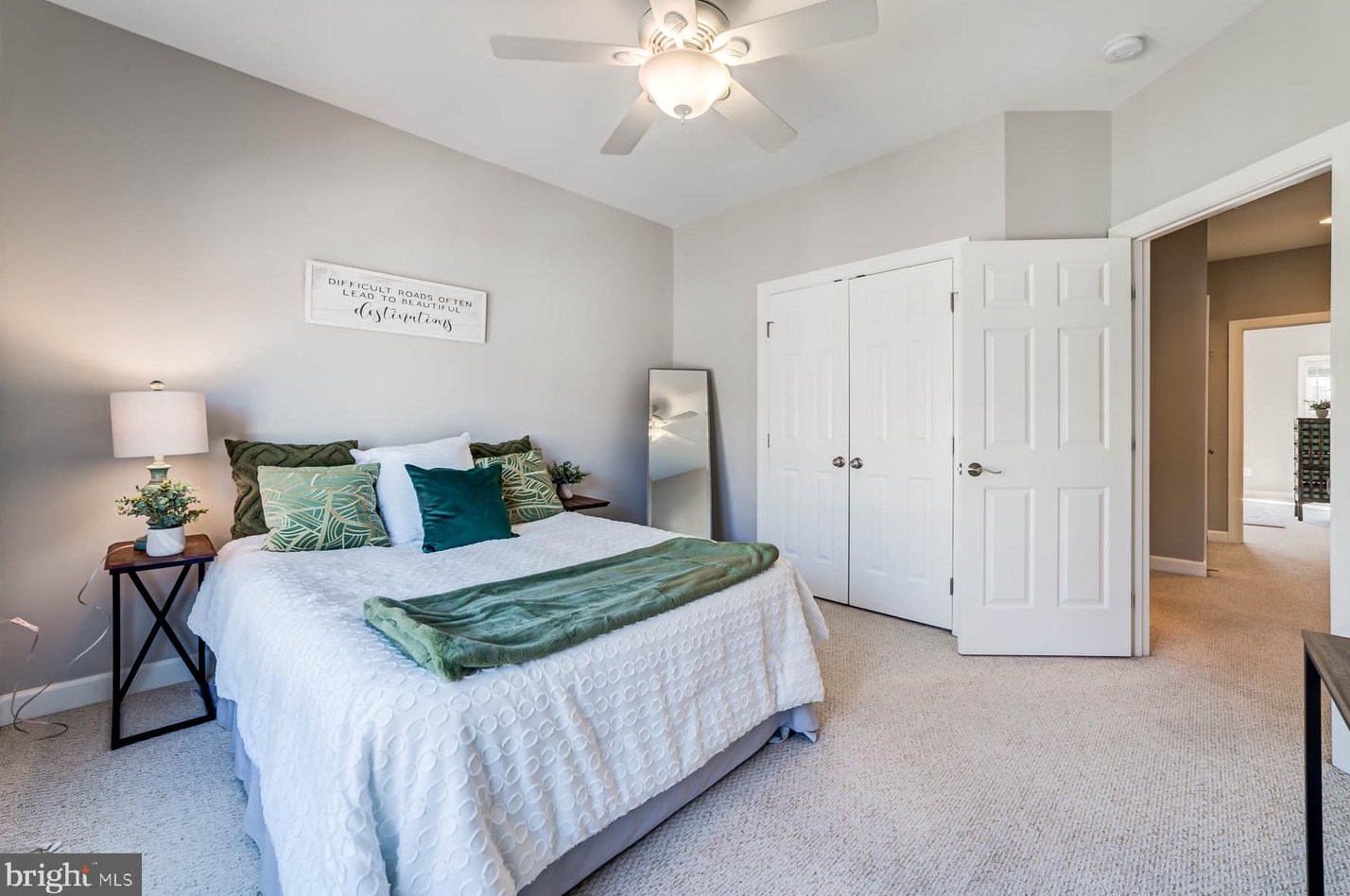 9235 Point Replete Dr, Fort Belvoir VA  22060-7450 exterior