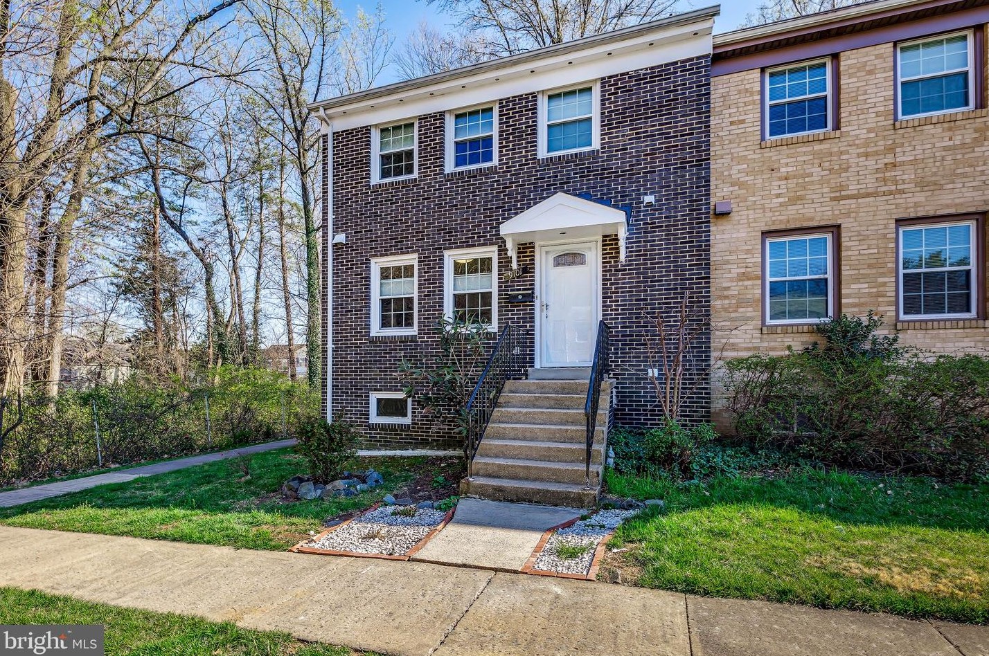 9101 Vosger Ct, Fairfax, VA 22031
