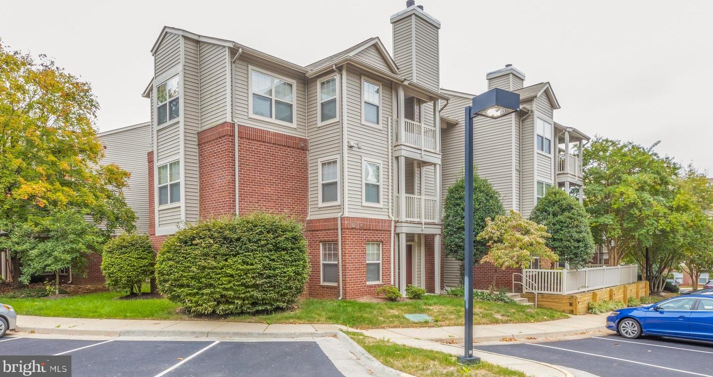1727 Ascot Way Apt A, Herndon, VA