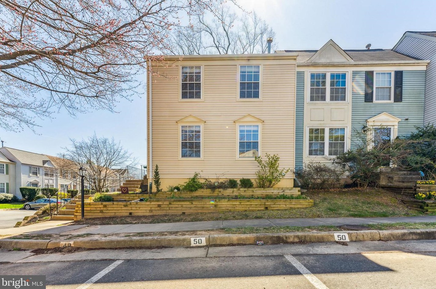 9027 White Rose Ln, Fairfax, VA 22031