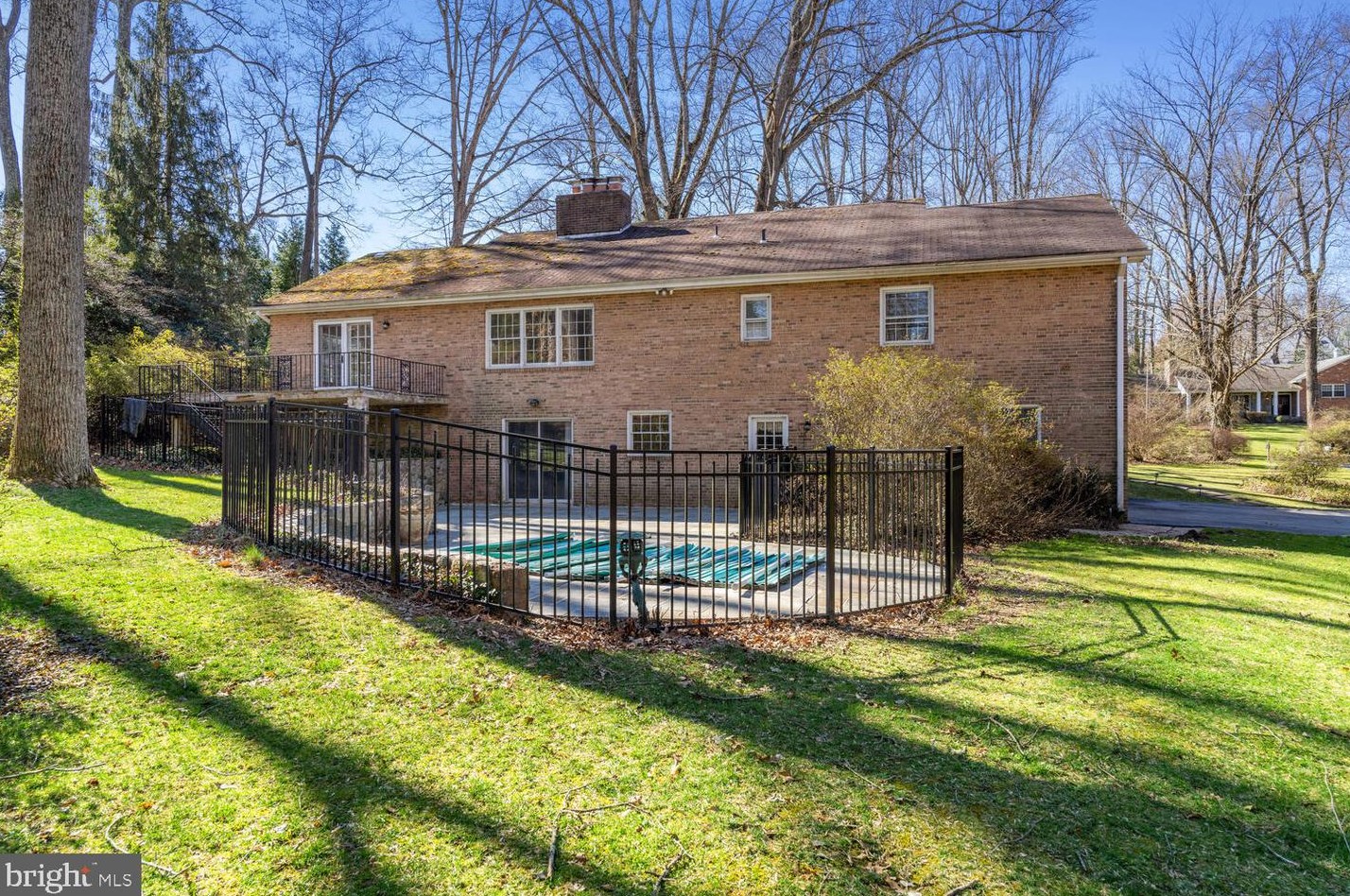 7616 Burford Dr, Mc Lean, VA 22102