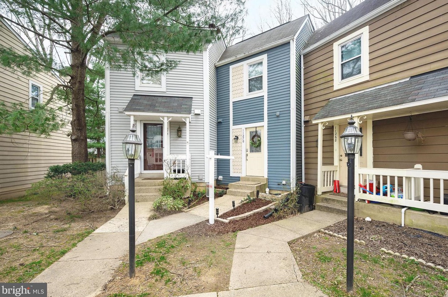 11270 Silentwood Ln, Herndon, VA 20191
