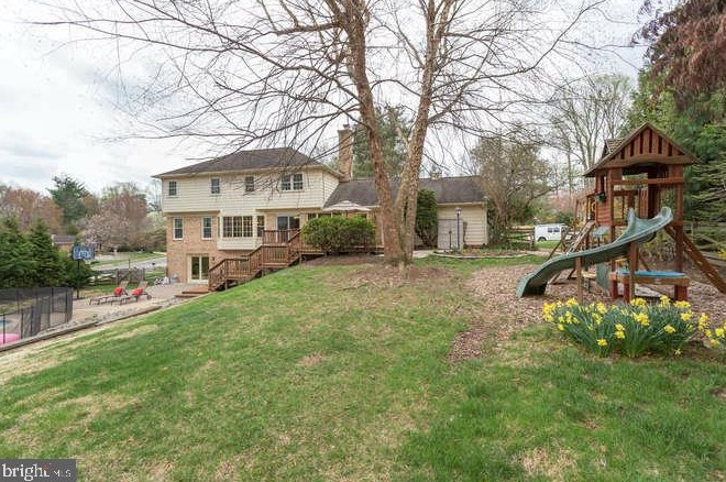 10024 Garrett St, Vienna, VA 22181